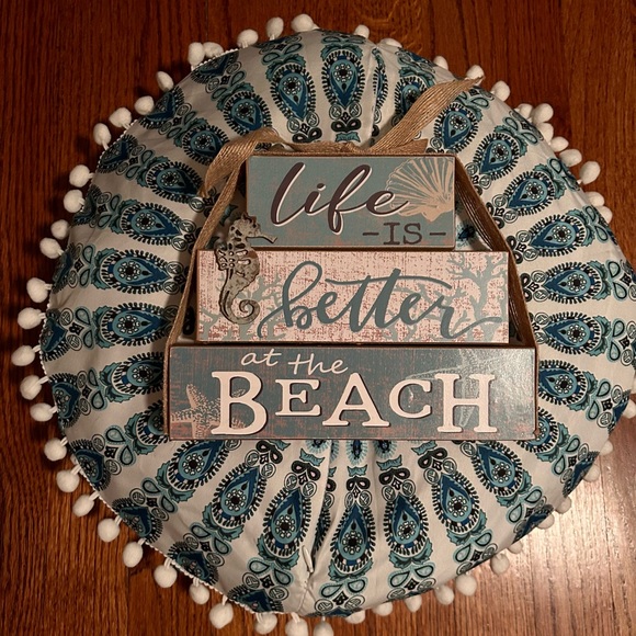 Wooden beach sign - Picture 2 of 4